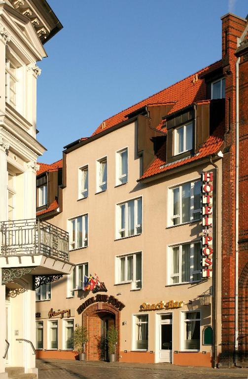 Altstadt Hotel Zur Post Stralsund Extérieur photo