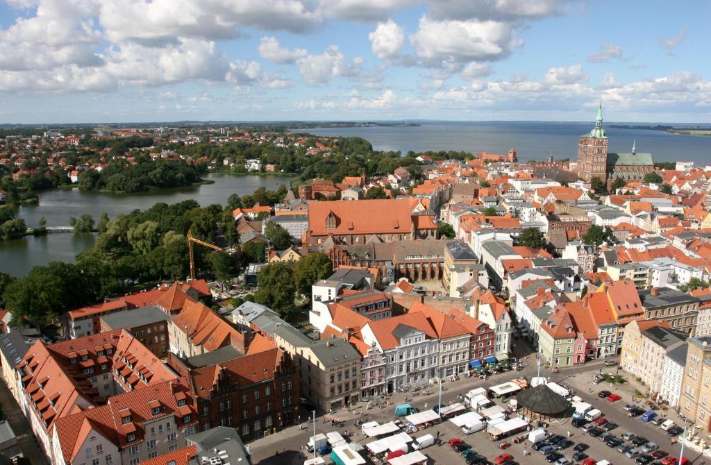 Altstadt Hotel Zur Post Stralsund Extérieur photo