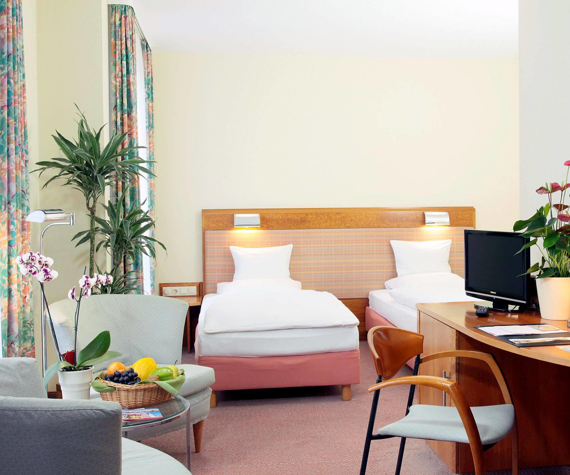 Altstadt Hotel Zur Post Stralsund Extérieur photo